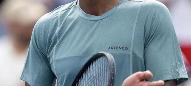 黑白体育- 赛地聚焦——欧联转会期热度飙升，孟菲斯灰熊远射贴柱，话题不断，年轻球员得到机会