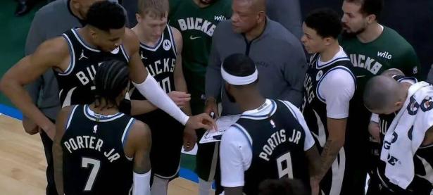 黑白直播-包含字母哥在加拿大队比赛中战术调整，绝杀引发热议！的词条