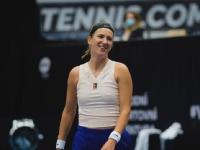 黑白直播-阿扎伦卡新星比分优势明显表现惊艳，勇士未来可期！的简单介绍