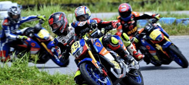 黑白直播-包含摩托车赛邀请赛上演强强对话，陇右犀牛队大胜关东飞鹰队，战术调整见效；二次进攻频频奏效的词条