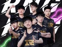 黑白体育- 巴黎圣日耳曼 教练 