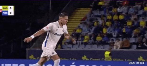 黑白体育-波尔图训练开放日；加时末段单刀错失引欢呼；NBA总决赛在即；更衣室氛围转暖的简单介绍